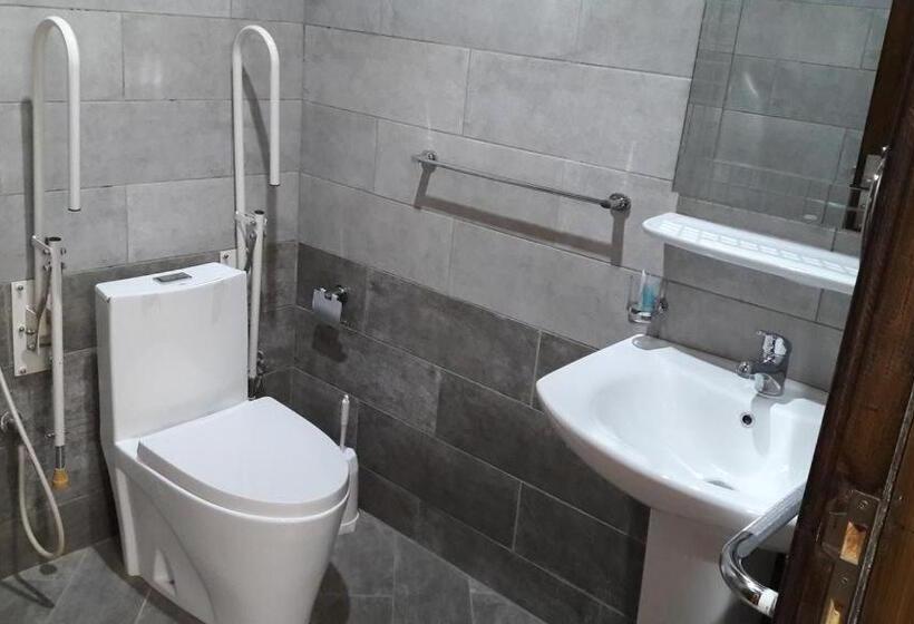 إستوديو قياسى, فندق الملحان