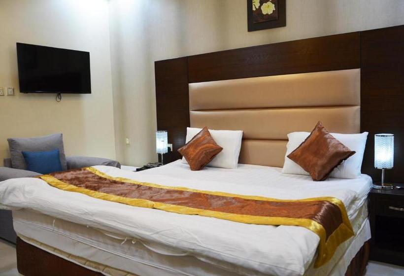 إستوديو قياسى, فندق الملحان