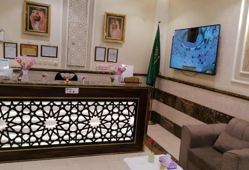 غرفة قياسية حمام مشترك, فندق الملحان