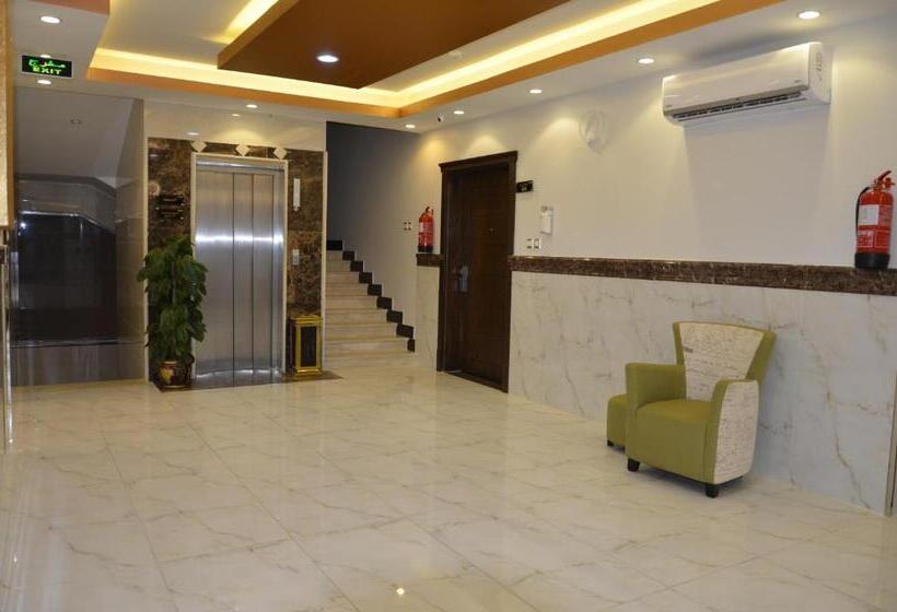 غرفة قياسية حمام مشترك, فندق الملحان