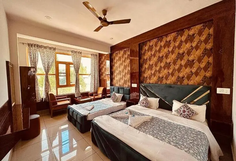 スタンダードトリプルルーム, Gulmarg Residency, Kunzer Gulmarg