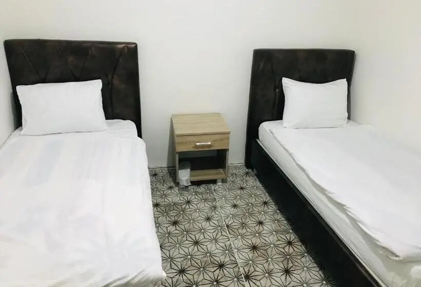 庭の見えるスタンダードトリプルルーム, Karadut Pension Nemrut