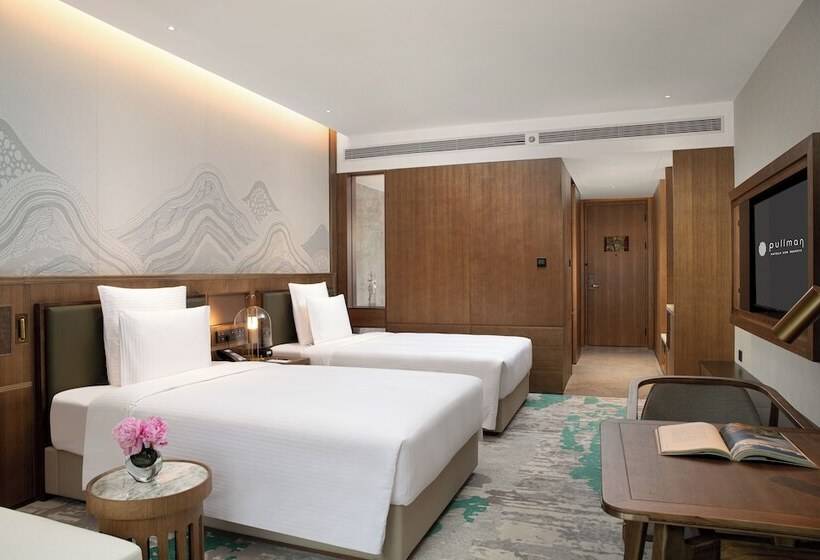 Номер Deluxe Вид на Горы, Pullman Yuxi Falcon