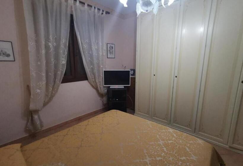 اتاق استاندارد با چشمانداز باغ, B&b La Fenice