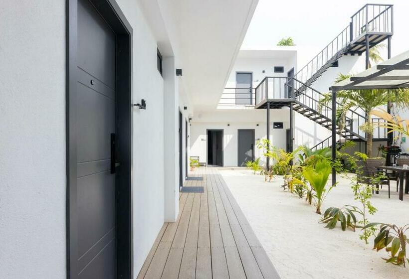 اتاق استاندارد با بالکن و چشم‌انداز دریا, Atoll Residence Dhangethi