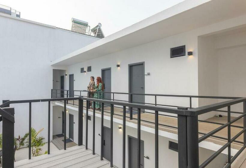 اتاق استاندارد با بالکن و چشم‌انداز دریا, Atoll Residence Dhangethi