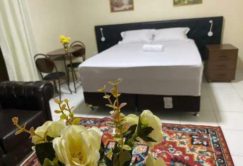 Suite Kingsize Bett, Bertolini