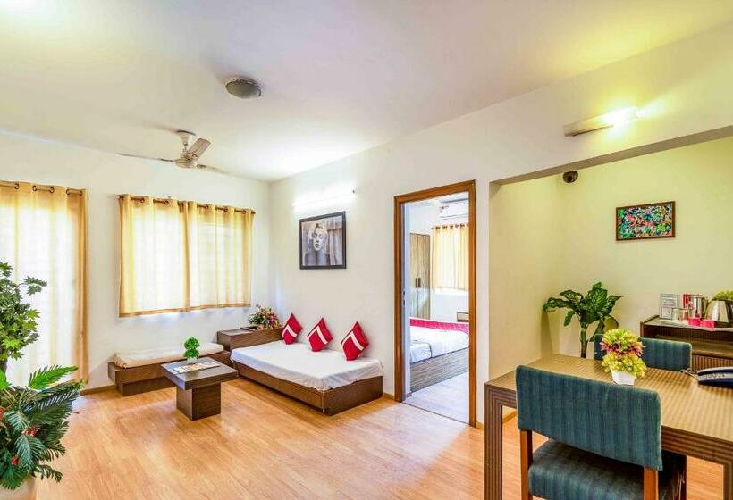 Suite Deluxe, Octave Adya