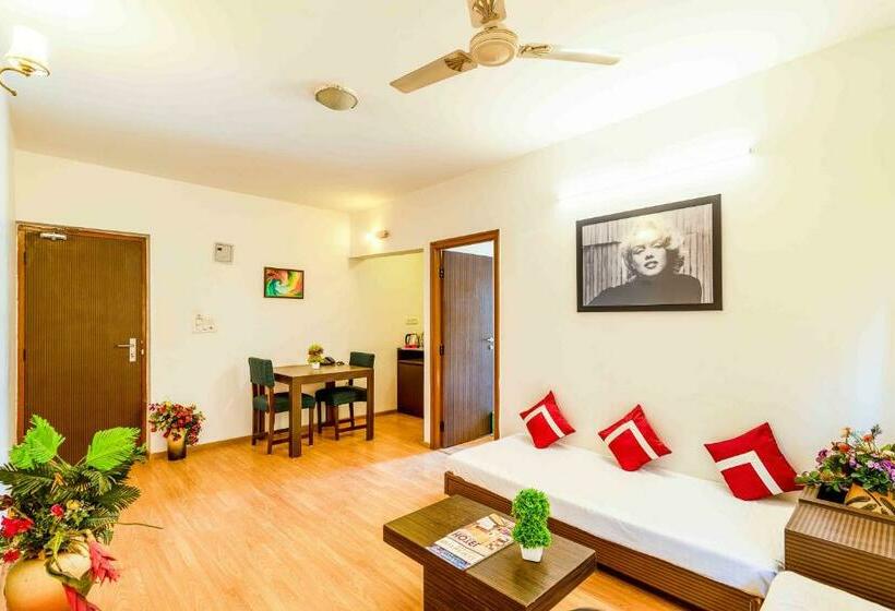 Suite Deluxe, Octave Adya