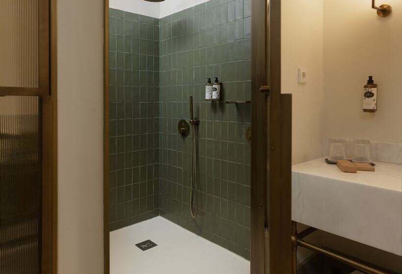 اتاق کلاسیک, Torel Saboaria Boutique