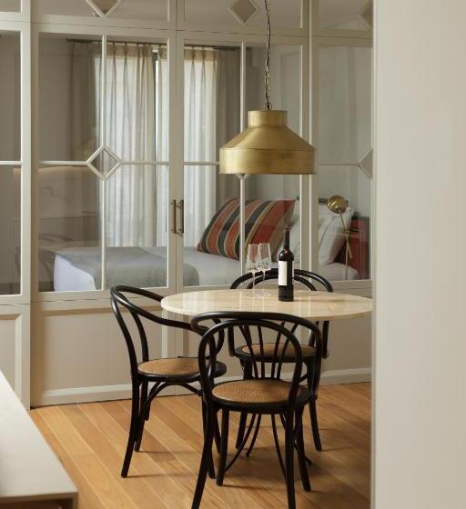 سوییت با چشمانداز باغ, Torel Saboaria Boutique