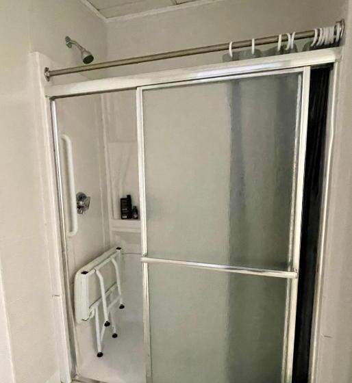 اتاق استاندارد با سرویس بهداشتی مشترک, Michie House In College Hill