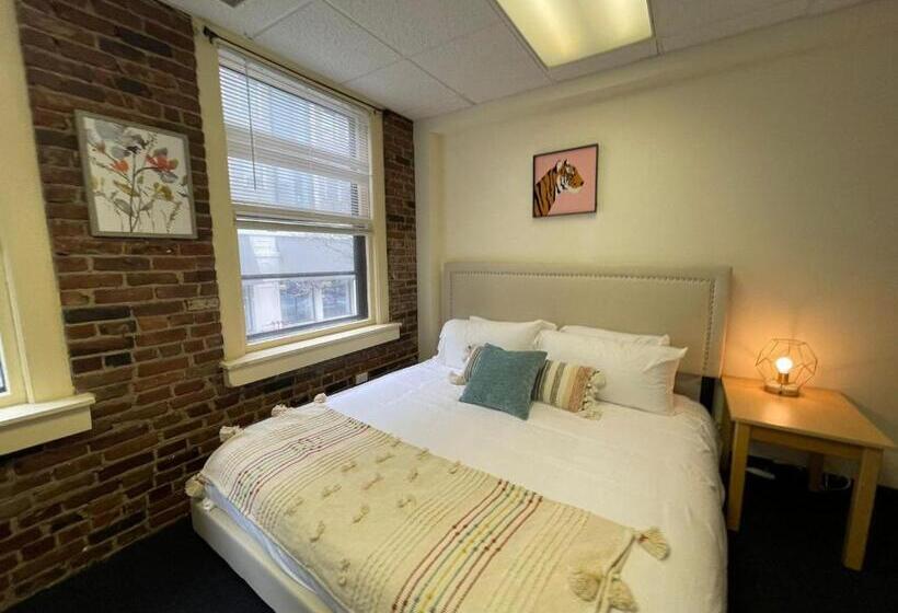 اتاق استاندارد با سرویس بهداشتی مشترک, Michie House In College Hill