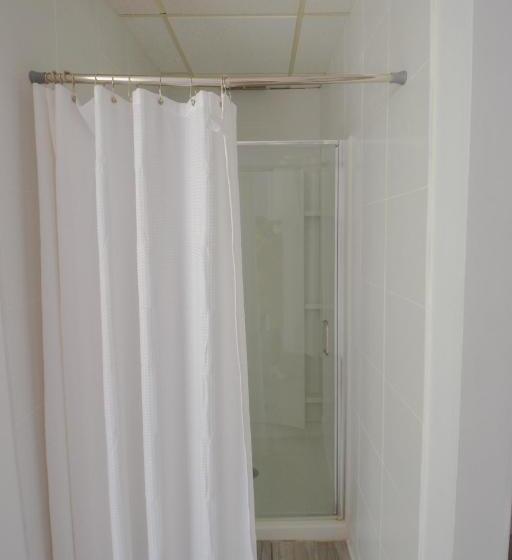 اتاق اکونومی, Michie House In College Hill