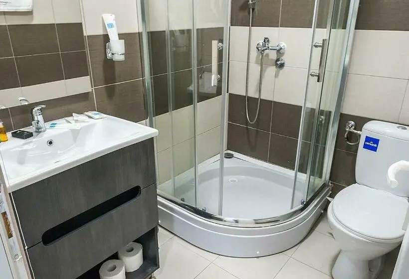 Economy Triple Room, Apostolovic Plus