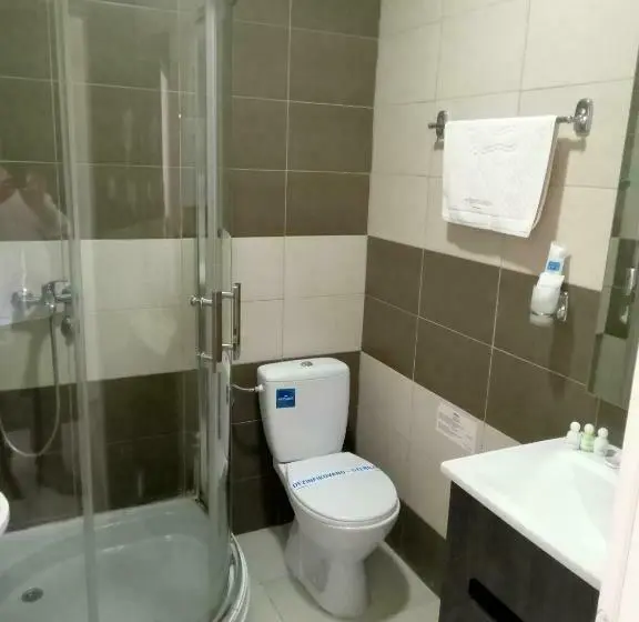 Economy Triple Room, Apostolovic Plus