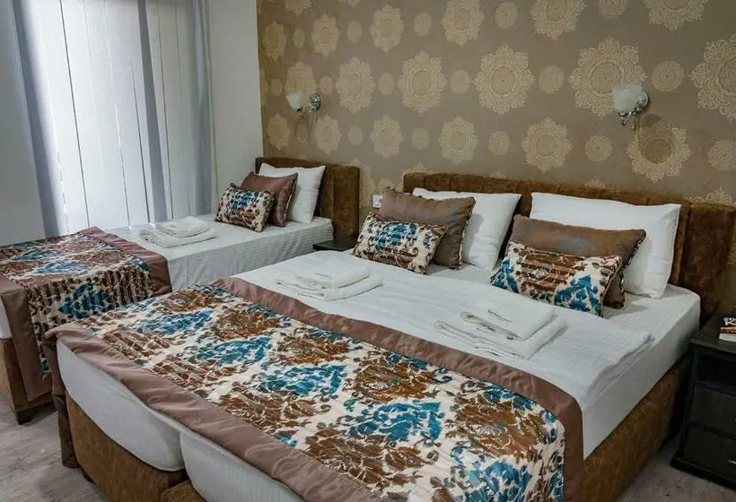 Standard Triple Room with Terrace, Apostolovic Plus