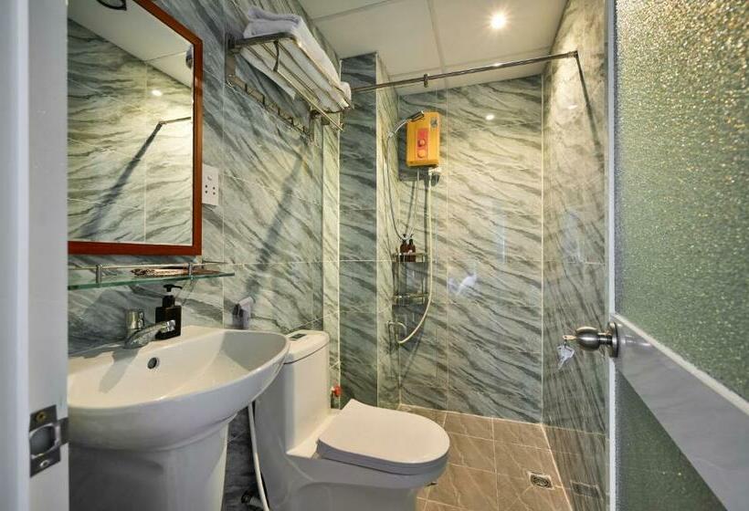 اتاق لوکس با چشم‌انداز شهر, The Noble Swan Woodpark