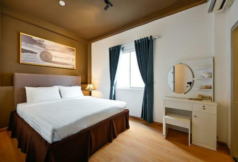 اتاق لوکس با چشم‌انداز شهر, The Noble Swan Woodpark