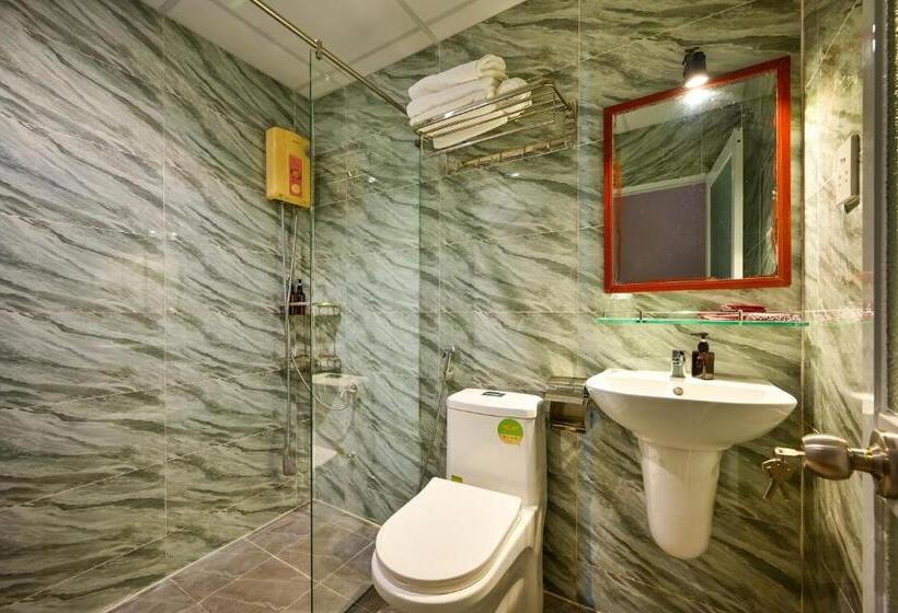 اتاق اجرایی سه نفره, The Noble Swan Woodpark