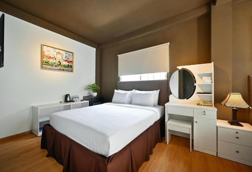 اتاق چهارنفره مدیریتی, The Noble Swan Woodpark