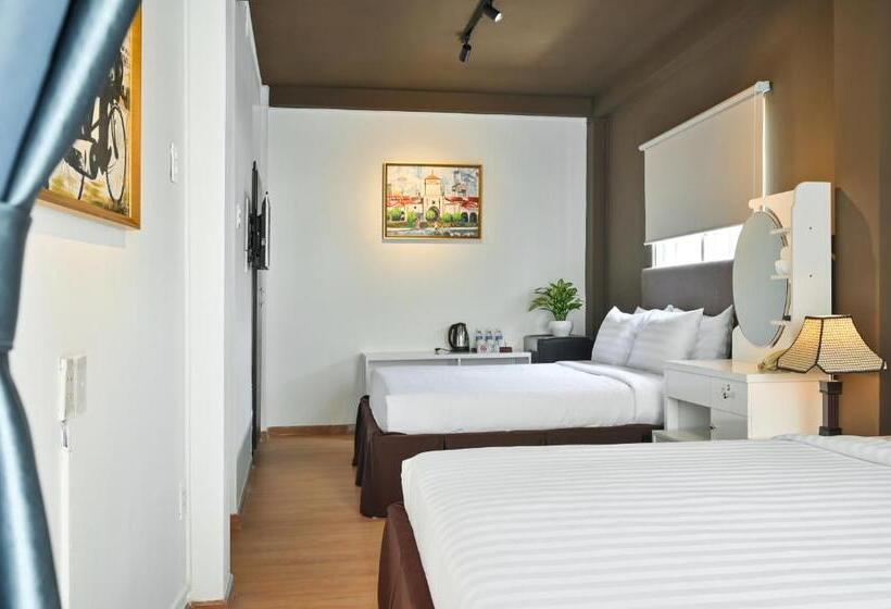 اتاق چهارنفره مدیریتی, The Noble Swan Woodpark