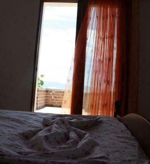Triple Room Sea View, Benardo Guesthouse