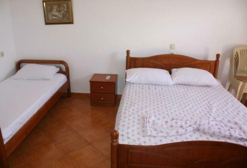 Triple Room Sea View, Benardo Guesthouse
