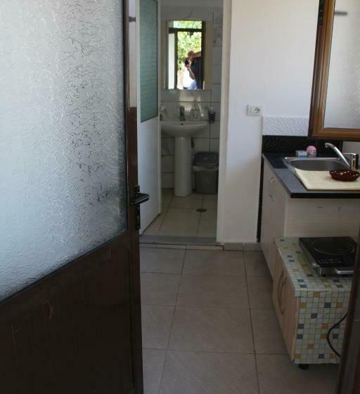 Triple Room Sea View, Benardo Guesthouse