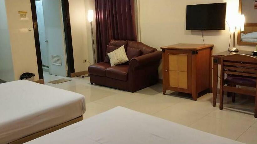 חדר משפחתי, Celebes