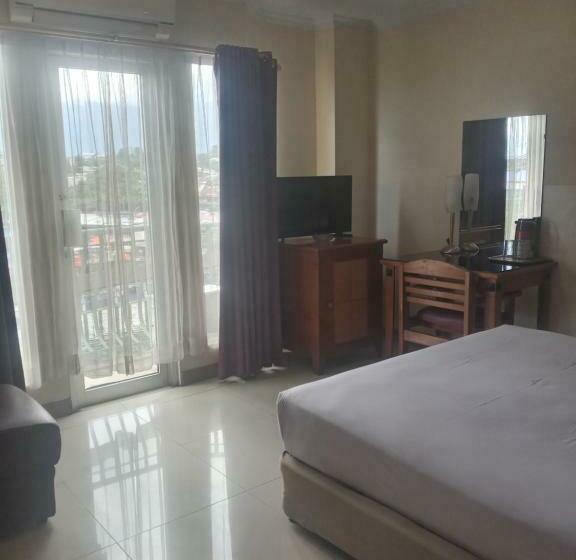 חדר משפחתי, Celebes