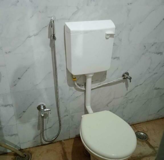 اتاق کلاسیک سه تخته, Spot On 92711  Krishna Palace