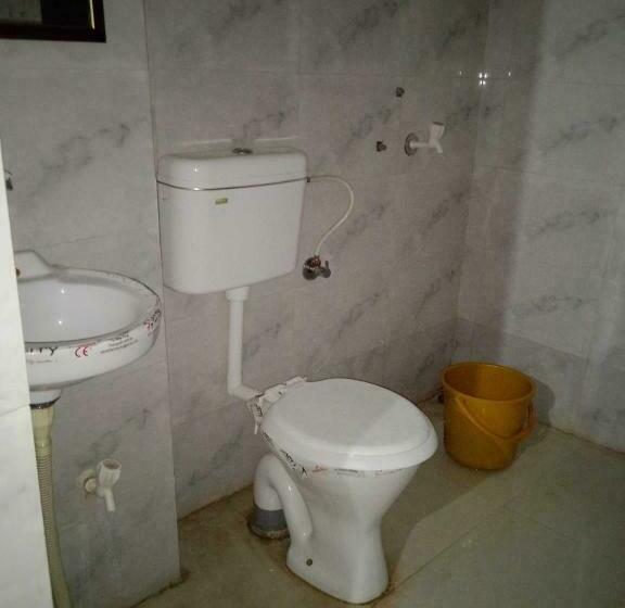 اتاق کلاسیک سه تخته, Spot On 92711  Krishna Palace