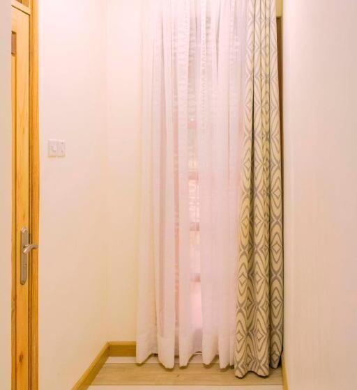 اتاق استاندارد, Tooro Fairway