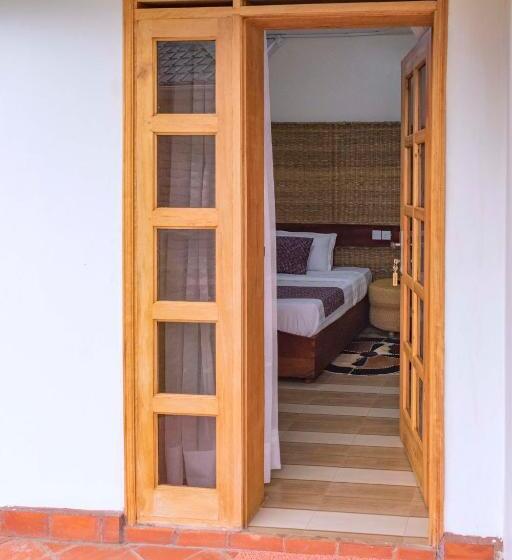 اتاق استاندارد, Tooro Fairway