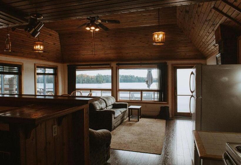 جناح عائلي, Lang Lake Resort