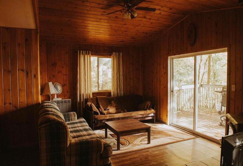 منزل 4 غرف نوم, Lang Lake Resort