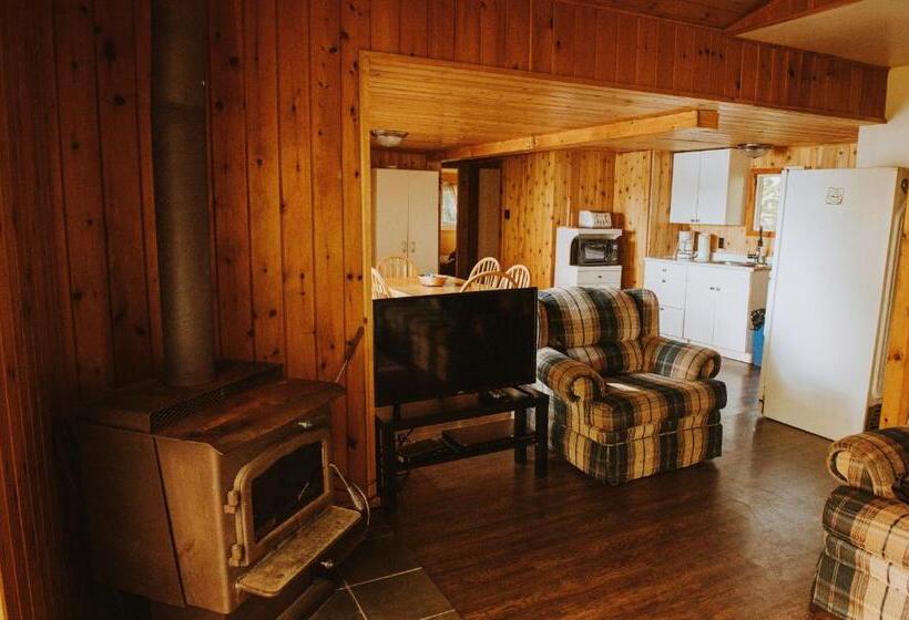 منزل 4 غرف نوم, Lang Lake Resort