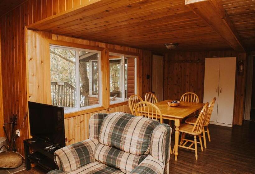 منزل 4 غرف نوم, Lang Lake Resort