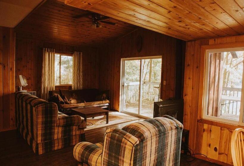 منزل 4 غرف نوم, Lang Lake Resort