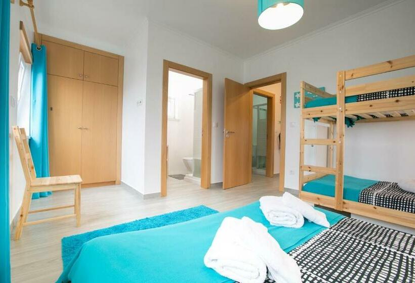 غرفة قياسية ثلاثية, Alex Surf Hostel