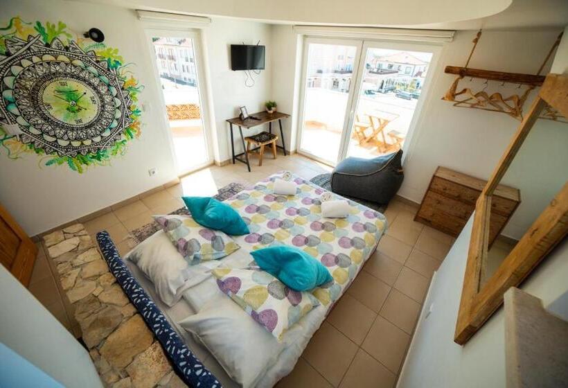 Номер Стандарт Вид на Море с Балконом, Alex Surf Hostel