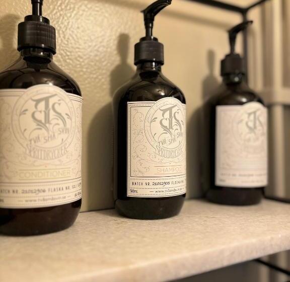 标准间带游泳池, Två Små Svin Bnb