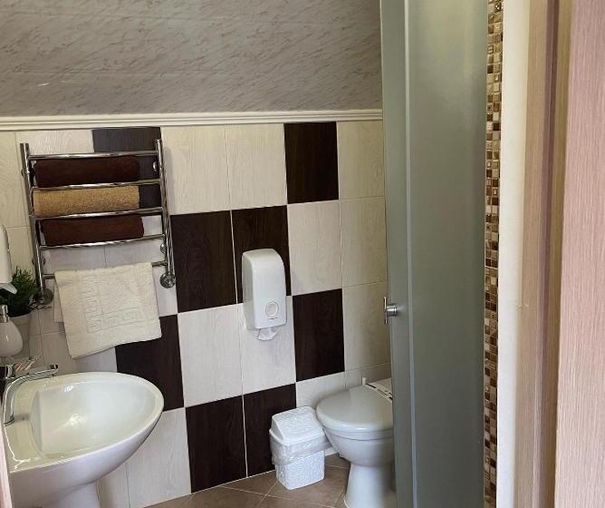 اتاق استاندارد چهار تخته, Best House