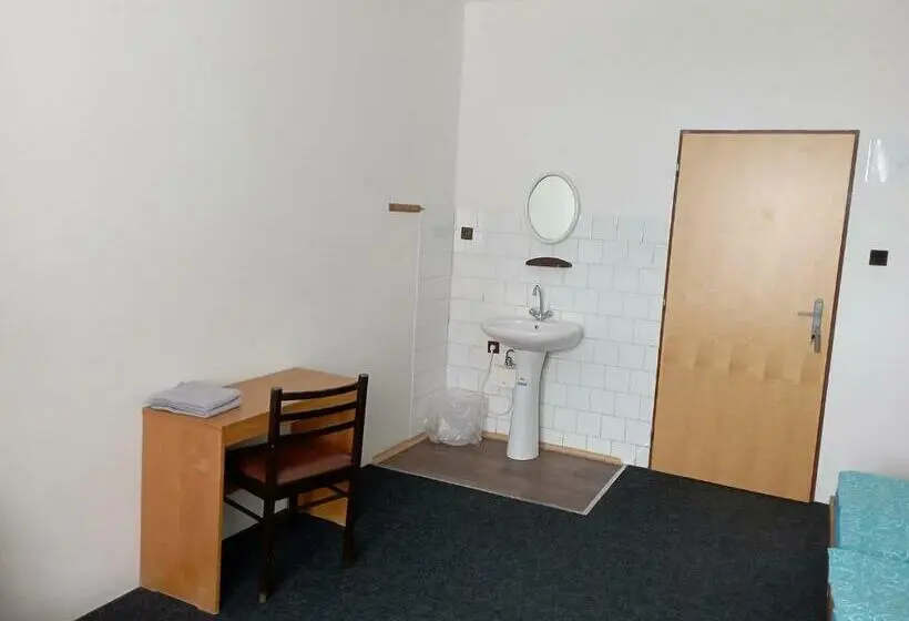 浴室共有スタンダード4人用ルーム, Penzion Hraničář