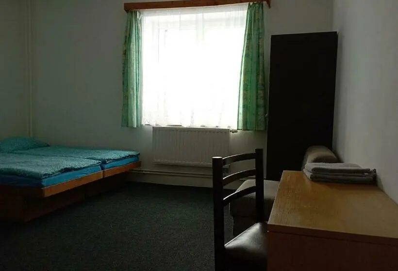 浴室共有スタンダード4人用ルーム, Penzion Hraničář
