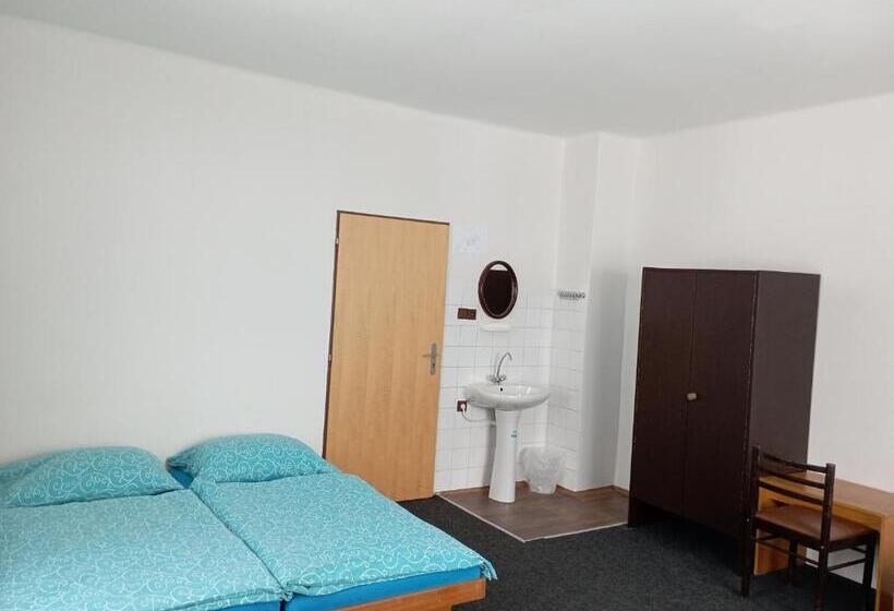 غرفة عائلية, Penzion Hraničář