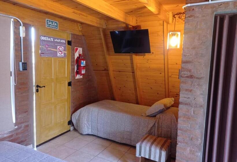 بنجلو قياسى, Apart Hotel Quedate