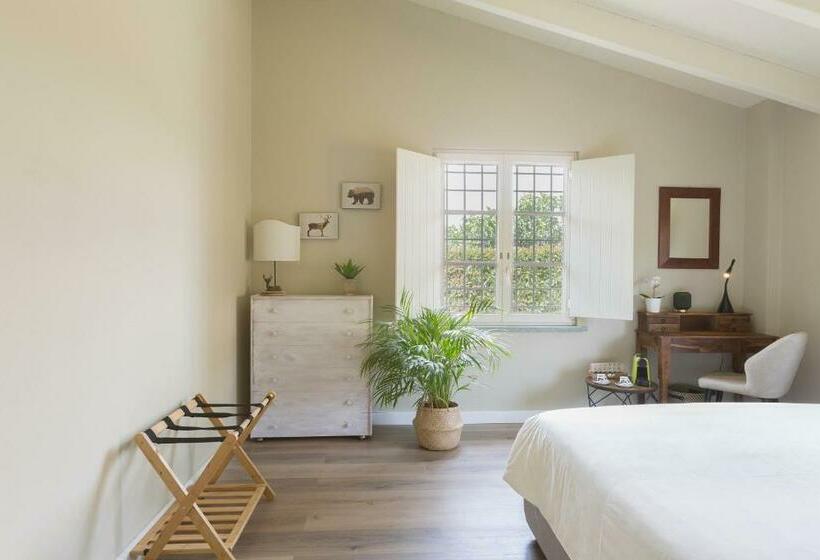 חדר סופריור, White Tail Organic Farm