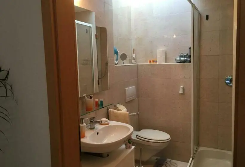 Duplex-huone, Emc Maisonette
